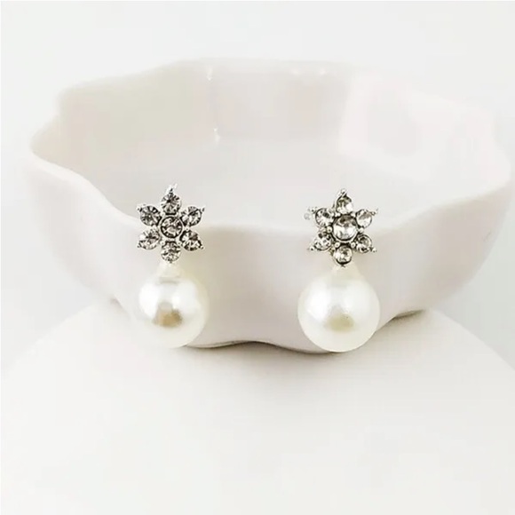 Crystal and Pearl Silver Earrings NEW - Picture 5 of 10